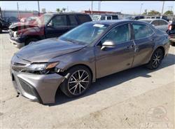 تۆیۆتا کامری